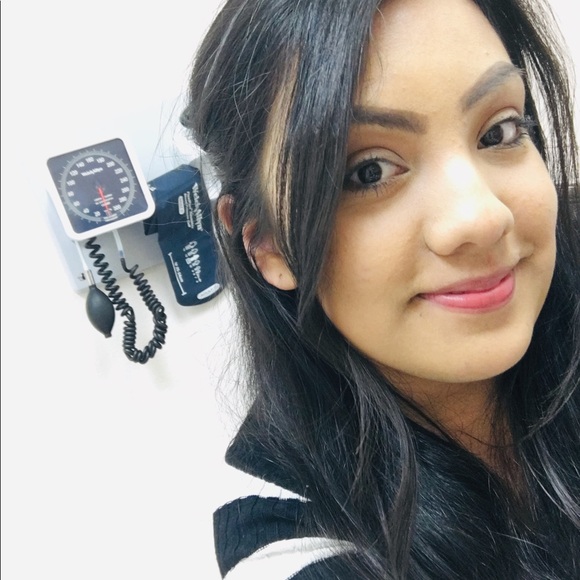 Meet your Posher, Steph - Picture 1 of 1